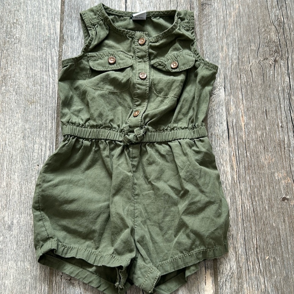 Old Navy baby romper green size 3  6 months